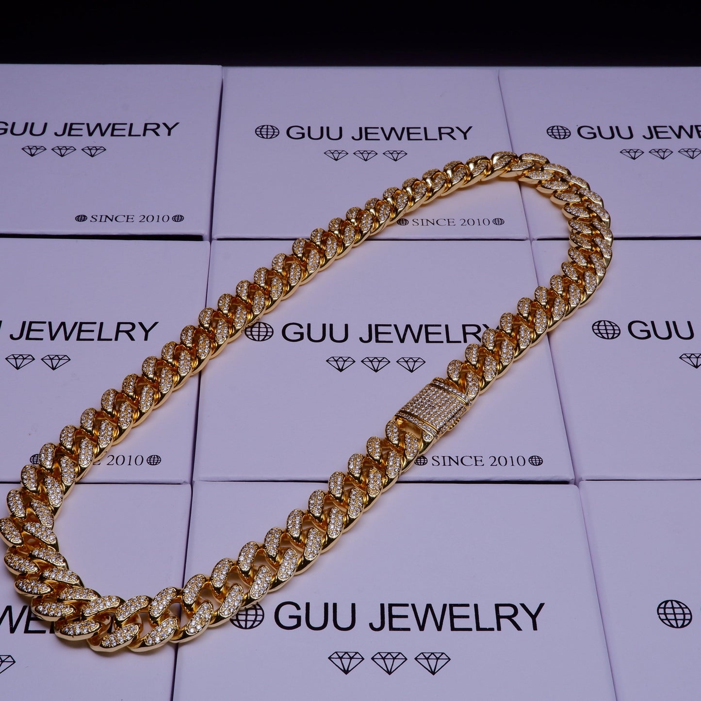 New Flip buckle Iced Cuban Link Chain Gold-Plated
