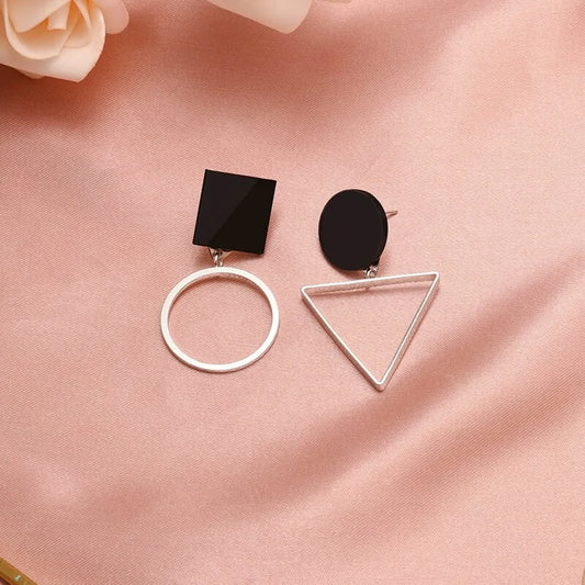 Geometric Round Heart Gold Earring